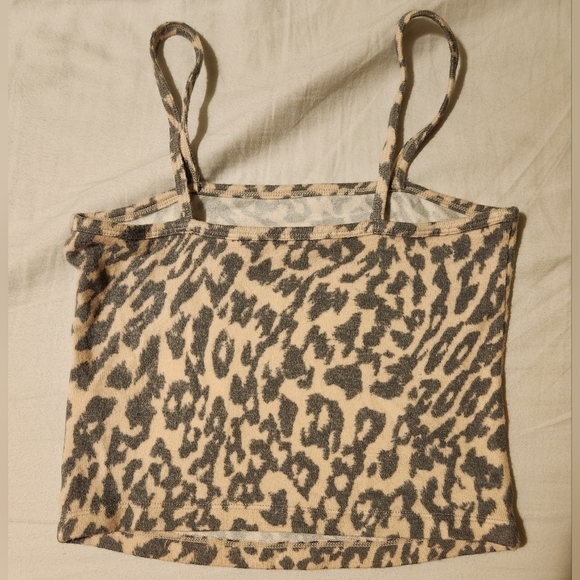 Calvin Klein animal print crop top. Size xs nwt. - Picture 2 of 2